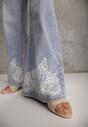 Niebieskie Jeansy Szerokie w Styku Boho z Ozdobnym Nadrukiem na Nogawkach Endippe