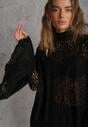 Czarna Koronkowa Bluzka Wiskozowa z Bawełną Ozdobiona Wiązaniem Diomopis