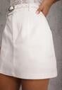 Biała Spódnica z Bawełną o Dopasowanym Kroju z Paskiem i Podszewką-Szortami Vitia