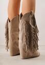 Ciemnobeżowe Botki Kowbojki na Słupku Ozdobione Frędzlami  i Wywiniętą Cholewką Aedime