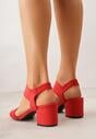 Czerwone Sandały na Kwadratowym Słupku z Imitacji Zamszu Claudie