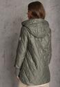Zielona Przejściowa Kurtka z Kapturem Pikowanymi Przeszyciami i Suwakami Kave