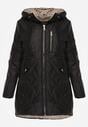 Czarna Długa Kurtka Parka Pikowana z Kapturem Ozdobiona Aplikacją Rossea