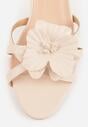 Beżowe Klapki na Szpilce z Ozdobnym Kwiatkiem Brialora