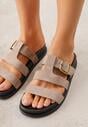 Ciemnobeżowe Klapki Ozdobione Geometrycznymi Paskami i Metaliczną Klamrą Hossei