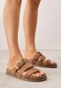 Jasnobrązowe Klapki Ozdobione Geometrycznymi Paskami i Metaliczną Klamrą Hossei