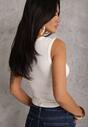 Biały Wiskozowy Top Dopasowany z Kwadratowym Dekoltem Bez Rękawów Bilincja