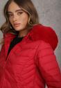 Czerwona Przejściowa Kurtka z Pikowaniem Bocznymi Ściągaczami i Kapturem Fezizia