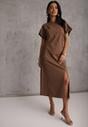 Brązowa Rozkloszowana Sukienka Zdobiona Drapowaniem w Talii i Rozcięciem Uziola