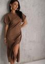Brązowa Rozkloszowana Sukienka Zdobiona Drapowaniem w Talii i Rozcięciem Uziola