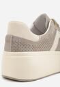 Ciemnobeżowe Sneakersy z Zamszu Naturalnego na Platfomie z Napisem i Perforacją Zitara
