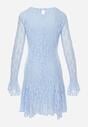 Niebieska Sukienka z Koronki Ozdobiona Rozkloszowanymi Rękawami Cinalata