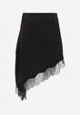 Czarna Asymetryczna Spódnica z Satyny Zdobiona Koronką Katarva