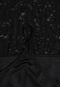Czarna Sukienka z Koronki Zdobiona Rozszerzanymi Rękawami i Wąskim Paskiem Kylimna