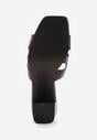 Czarne Klapki na Słupku z Kwadratowym Noskiem i Ozdobnymi Wycięciami Daerika