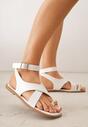 Białe Sandały z Paskiem na Palec z Metaliczną Aplikacją i Klamerką Ailintra