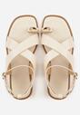 Beżowe Sandały z Paskiem na Palec z Metaliczną Aplikacją i Klamerką Ailintra