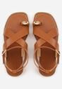 Jasnobrązowe Sandały z Paskiem na Palec z Metaliczną Aplikacją i Klamerką Ailintra