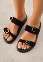 Czarne Klapki Ozdobione Metalicznymi Klamrami Zelivra