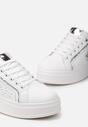 Białe Sneakersy z Ekoskóry na Platformie z Błyszczącymi Detalami i Zawieszką Anarmonia