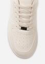 Sneakers-uri Bej cu Șireturi Decorate cu Perforații de la Ellemisa