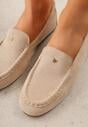 Jasnobeżowe Mokasyny VICES z Wkładką ze Skóry Naturalnej i Metalicznym Elementem Alcimene