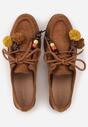 Brązowe Mokasyny VICES ze Skórzaną Wkładką i Pomponami Loraerin