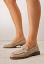 Beżowe Mokasyny VICES ze Skórzaną Wkładką i Metaliczną Ozdobą Sereisana