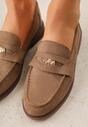 Ciemnobeżowe Mokasyny VICES ze Skórzaną Wkładką i Metaliczną Ozdobą Sereisana