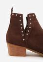 Brązowe Botki Vices na Słupku z Ażurową Cholewką Nitami i Wycięciem Borfedi