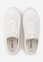 Białe Klasyczne Trampki na Żłobionej Podeszwie Levanatia