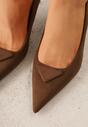 Brązowe Czółenka VICES na Obcasie Kaczuszka z Aplikacją w Kształcie Trójkąta Ilereisis