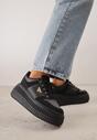 Czarne Chunky Sneakersy z Trójkątną Aplikacją VICES na Platformie Cezaline