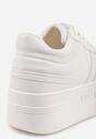Białe Sneakersy VICES na Platformie Ozdobione Perforacją i Napisem Ceznella