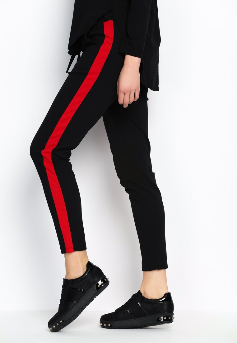 Czarno-Czerwone Spodnie Behind Colors