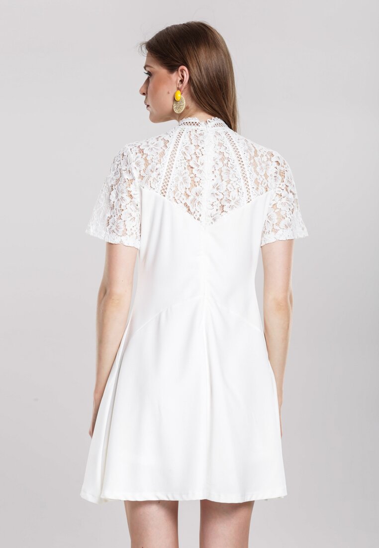 Biała Sukienka Chirpy