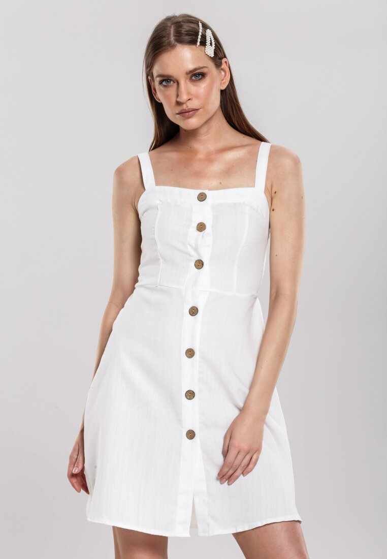 Biała Sukienka Considers