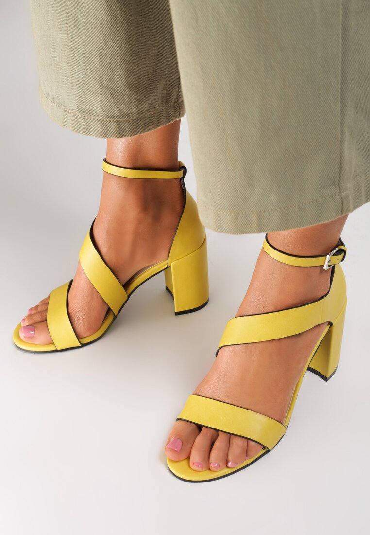 Żółte Sandały Zroria