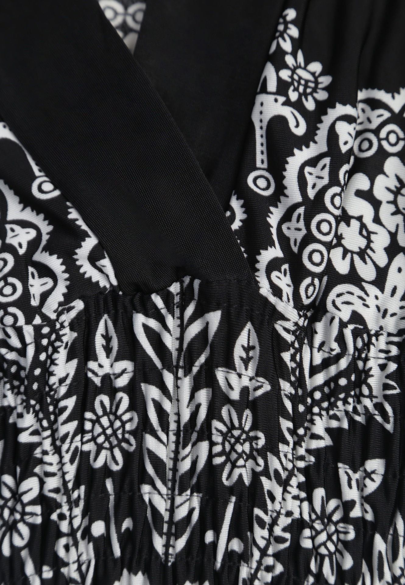 Rochie Neagră Maxi cu Model Etnic Josanie