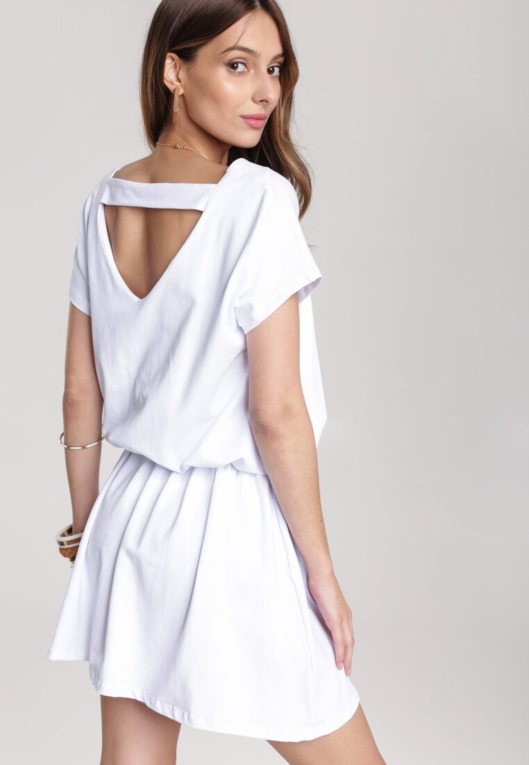 Biała Sukienka Daeicia