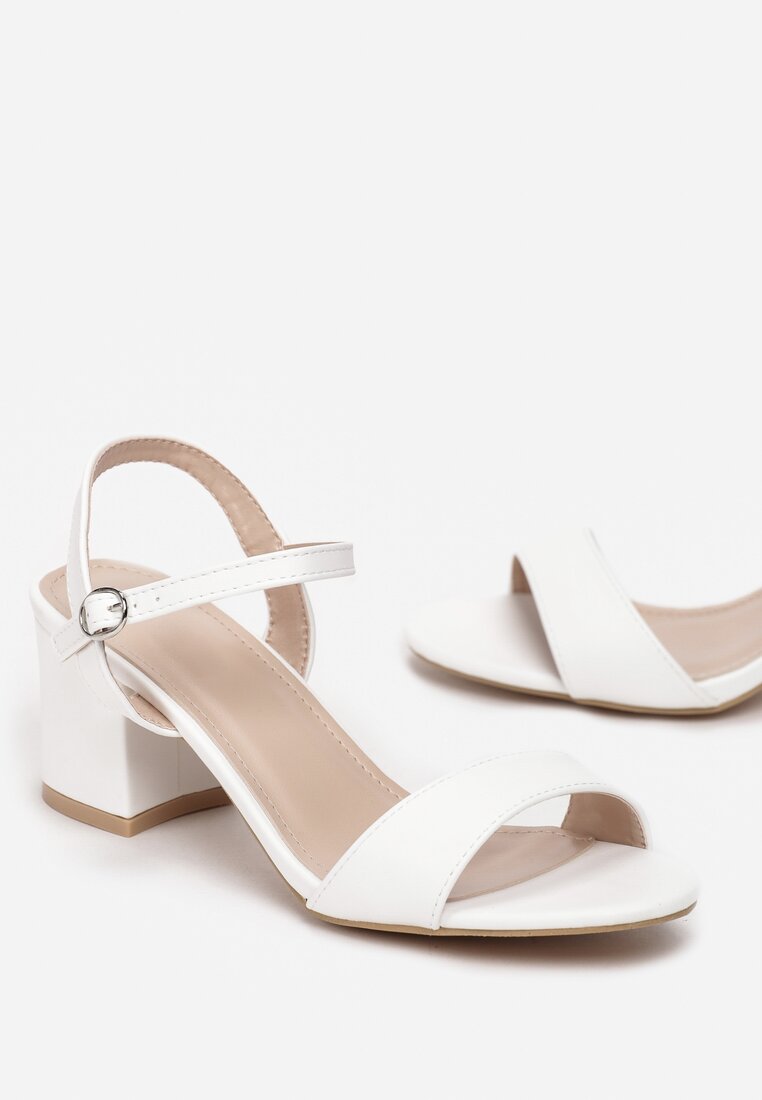 Białe Sandały Amymeia