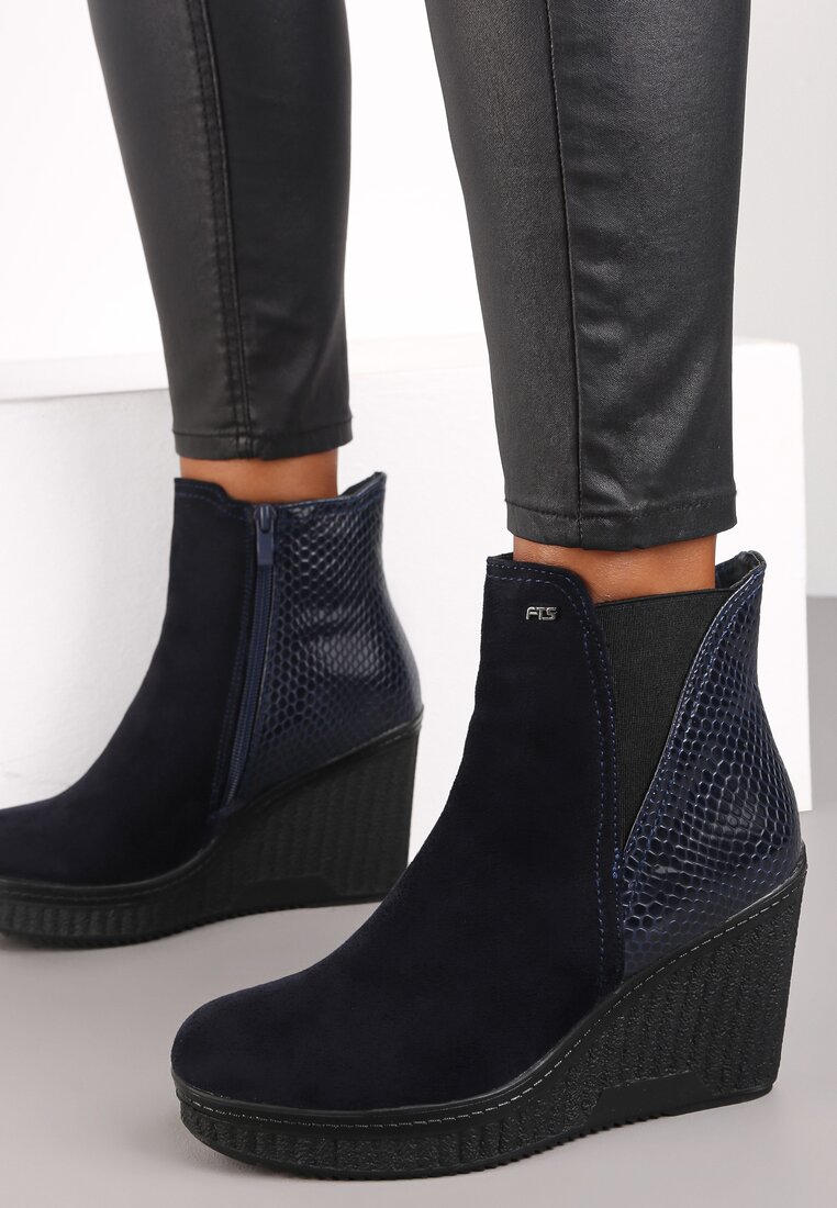 Czarno-Granatowe Botki na Koturnie Boesen