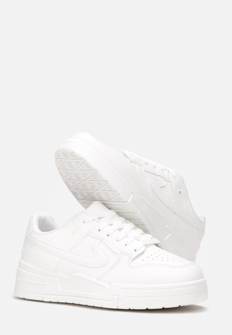 Białe Sneakersy z Perforacją na Nosku Zdobione Wstawkami Cagos