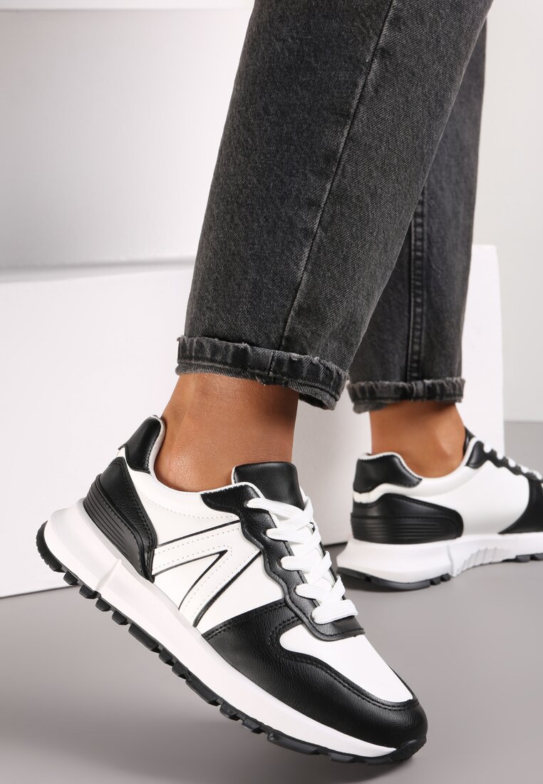 Biało-Czarne Sznurowane Sneakersy Zdobione Wstawkami Cahni