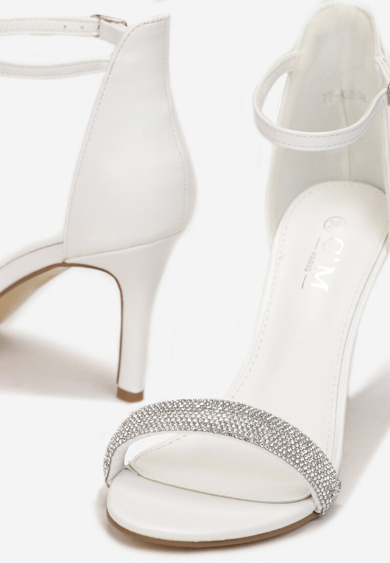 Białe Sandały z Biżuteryjnym Paskiem na Szpilce Ethis