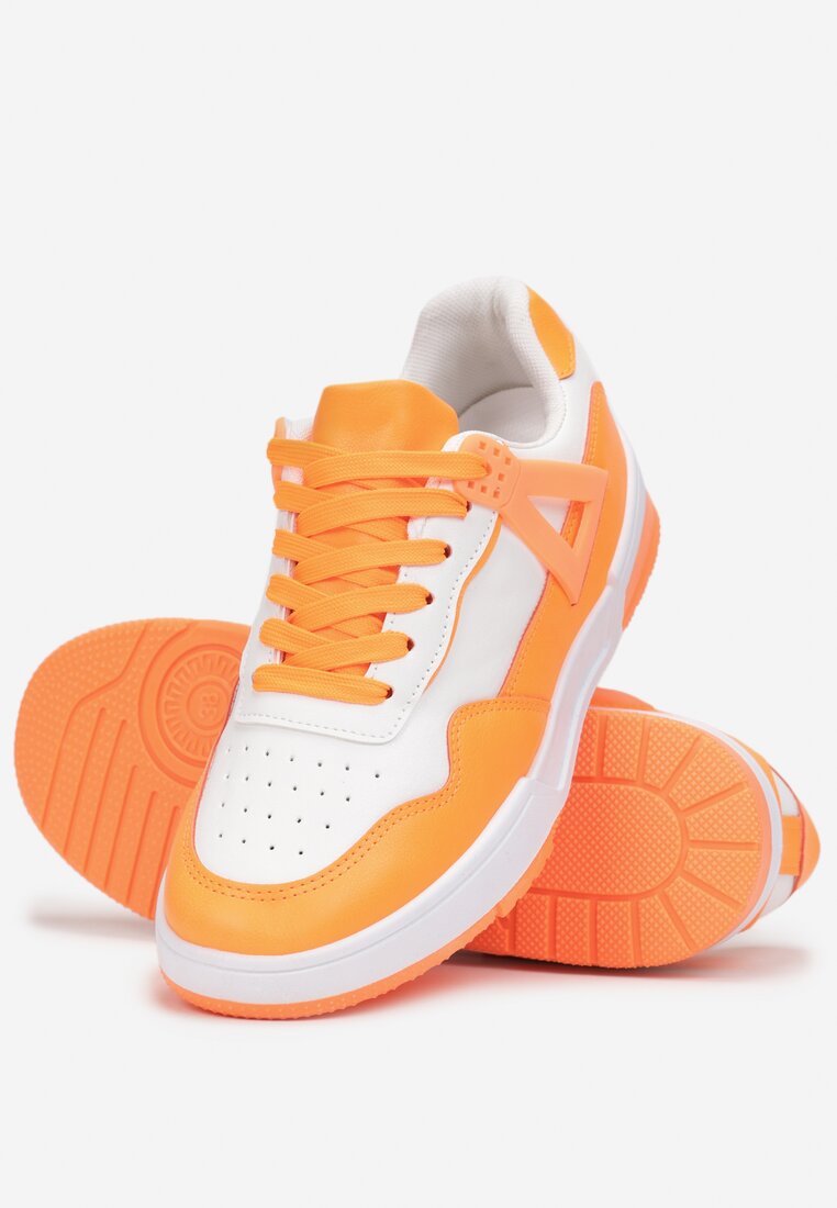 Biało-Pomarańczowe Sneakersy przed Kostkę Ozdobione Wstawkami Oinivo