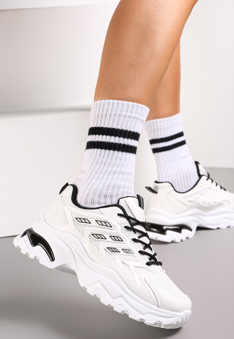 Biało-Czarne Sneakersy na Masywnej Podeszwie Zdobione Kolorowymi Wstawkami Farete
