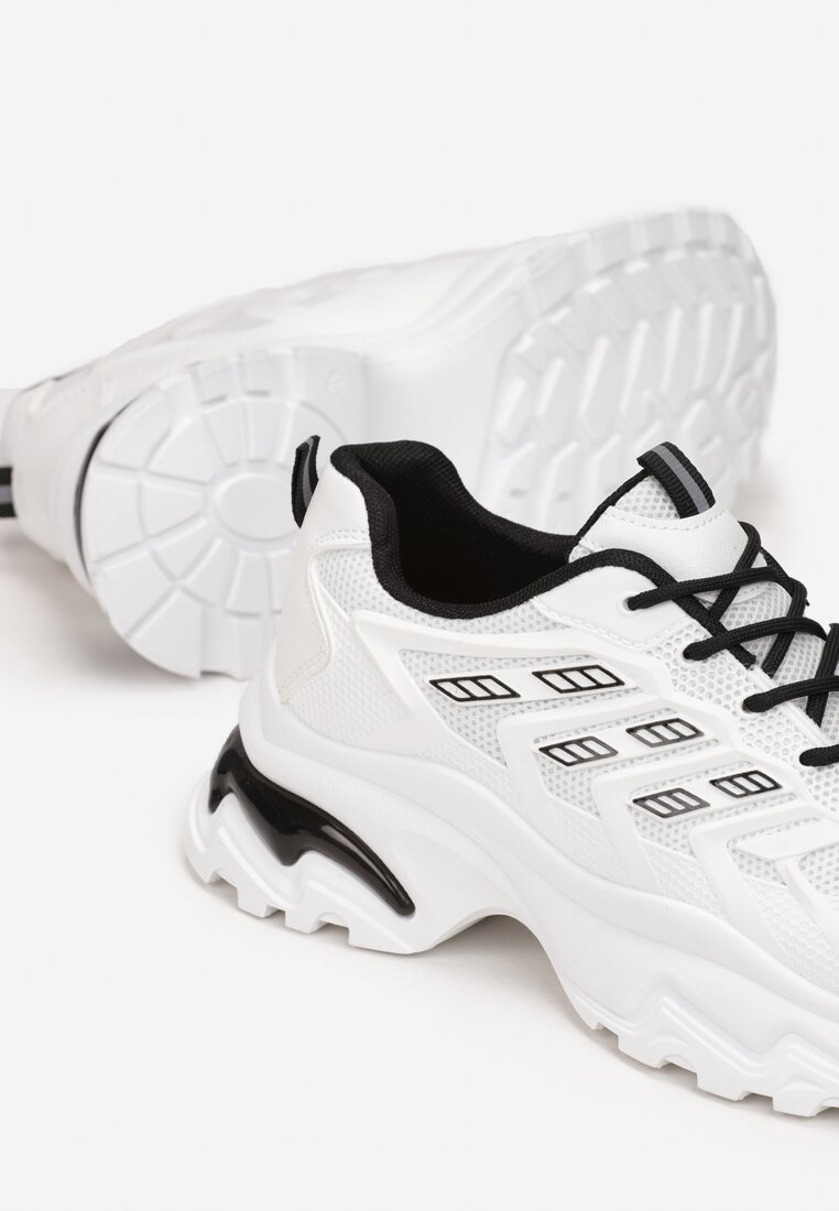 Biało-Czarne Sneakersy na Masywnej Podeszwie Zdobione Kolorowymi Wstawkami Farete
