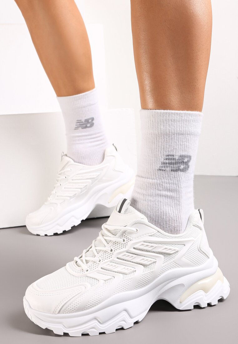 Białe Sneakersy na Masywnej Podeszwie Zdobione Kolorowymi Wstawkami Farete