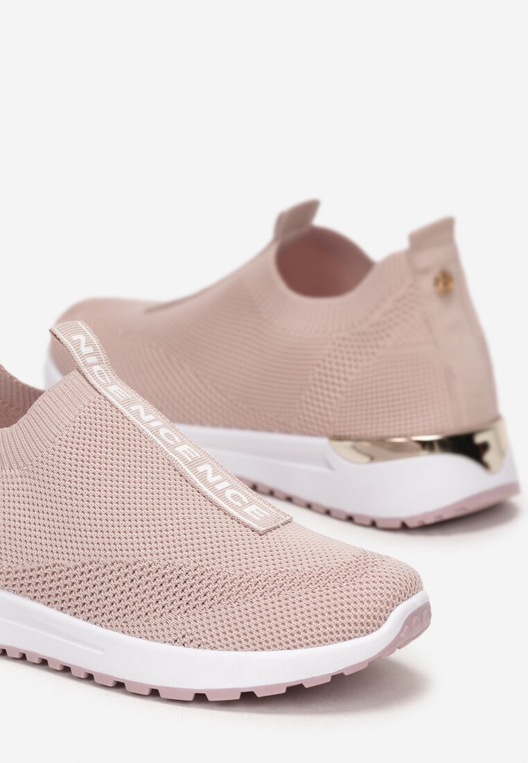 Różowe Buty Sportowe z Siateczkową Cholewką pod Kostkę i Metaliczną Wstawką Kenedie